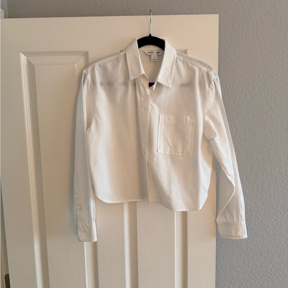 Old Navy Women's White Button Down Shirt cropped